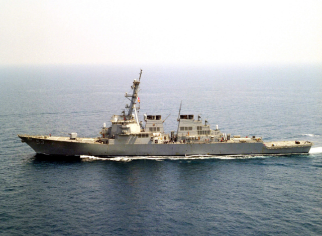 印度专属经济区被美军舰航行自由莫迪政府不敢强硬对美只能装聋作哑