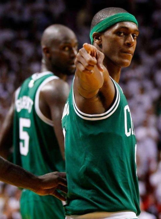 你觉得隆多在快船队有多重要,可以帮助球队夺冠吗?