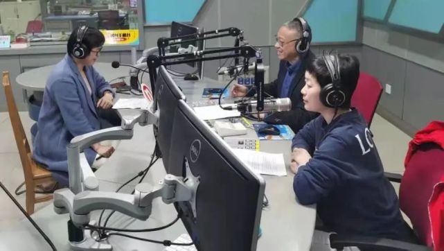 大嘴毛丫头律师在线东臻律师事务所刘青青律师做客直播室以案说法为