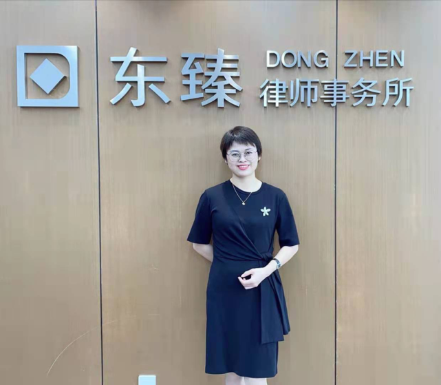 大嘴毛丫头律师在线东臻律师事务所刘青青律师做客直播室以案说法为