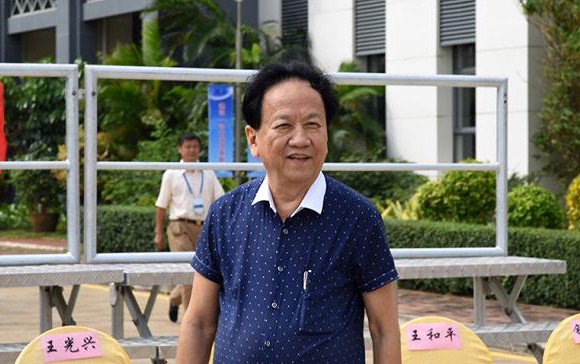 椰树创始人传奇往事幼年丧父自称领头羊年过八旬还行吗