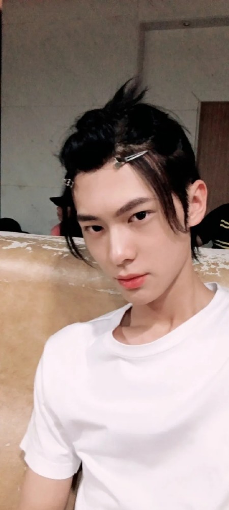 壁纸青你3梁森来咯