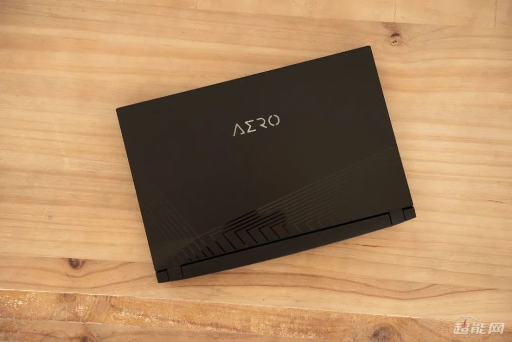 技嘉aero 15 oled kc笔记本评测:4k oled屏配合强劲性能带来极致生产