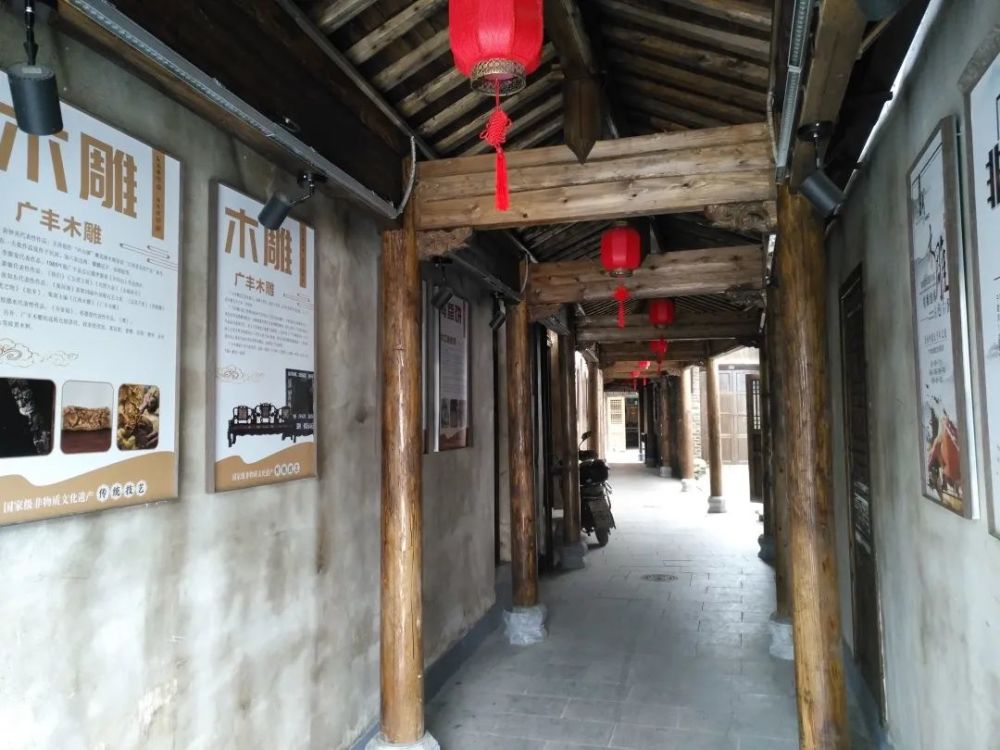 据史料记载,广丰洋口建集镇已有一千年的历史,洋口老街是洋口镇极具