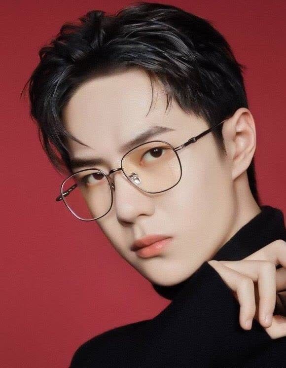 王一博又戴眼镜啦!一身装扮文质彬彬,雅痞范的模样许久未见_腾讯新闻