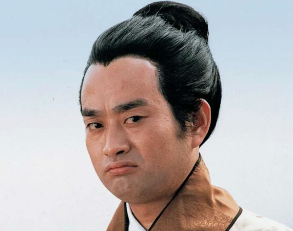 红楼梦薛蟠打死人宝玉踢伤人哪个更坏