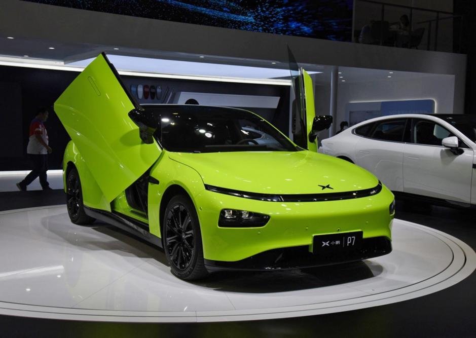 小米在官宣造车的时候小鹏都把鸥翼门p7造出来了用实力说话