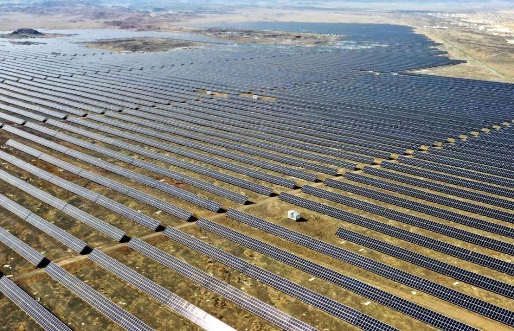 震撼克拉玛依第一家国有资产光伏电站快看