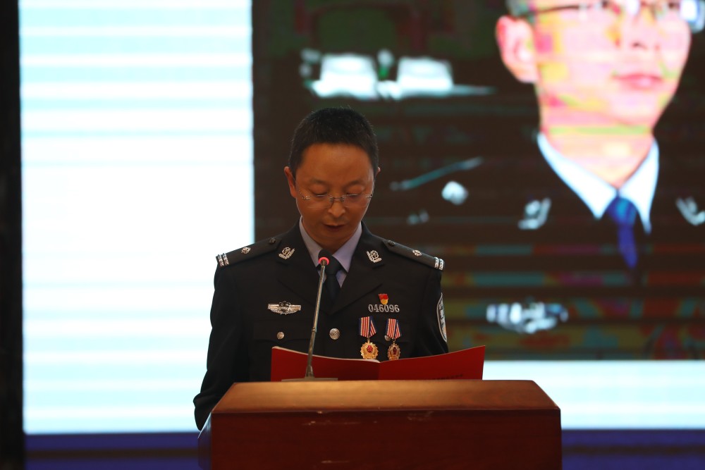 局交警支队保龙二大队大队长郭应勇,隆阳分局板桥派出所所长李金江