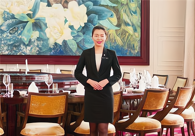 国宴金牌服务员姚碧,3次参加国宴服务,请得动她的酒店屈指可数