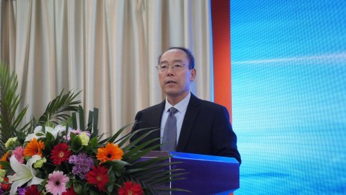 随后,杨陵区副区长李海平推介了杨陵区投资环境和重点项目,李海平说
