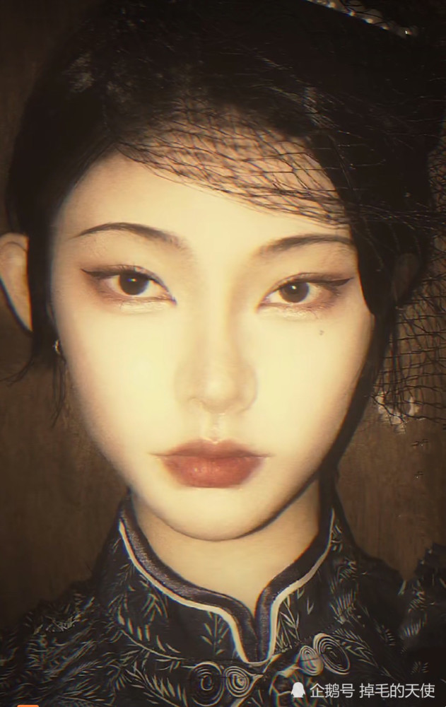 甚至是游戏角色同样也能驾驭,她的那双"狐狸眼"是格外的勾人.