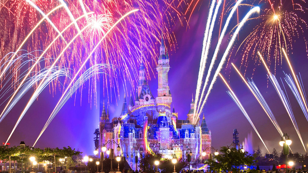 迪士尼五周年烟花秀,突现"漫威"英雄,众人:迪士尼果然是大佬 - 什么的