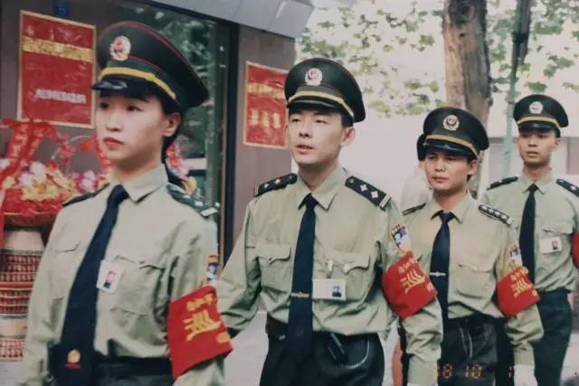 90年代警察制服图片