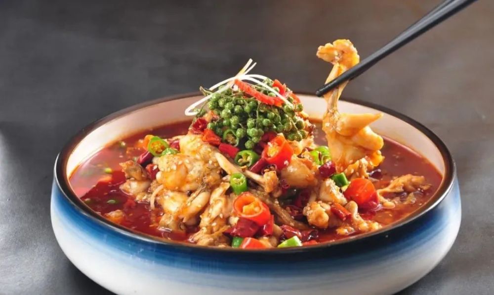 跳水牛蛙奇味牛肉块蘸汁手卷羊肉烟熏鸭脯干煸秋葵农家腌蒜苔菠萝油条