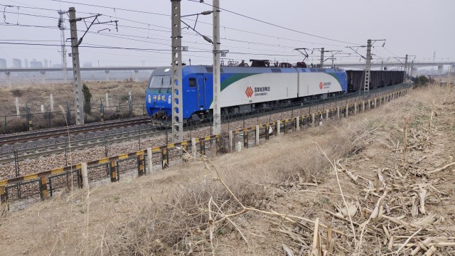 国家能源集团朔黄铁路八轴神华号7145电力机车