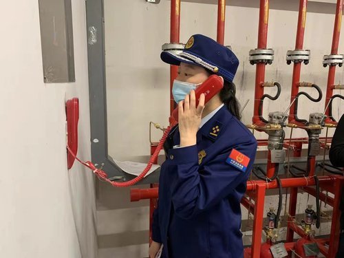 加大对消防控制室值班人员,微型消防站队员等重点岗位,重点工种的培训
