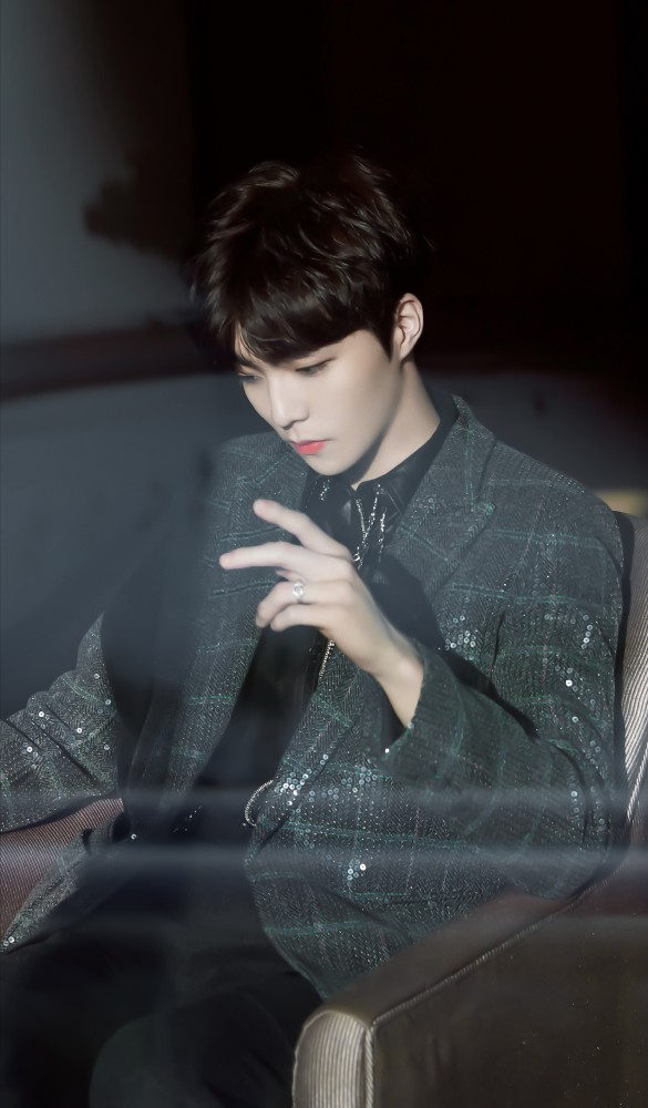 陈立农壁纸认真干自己喜欢的事最帅气