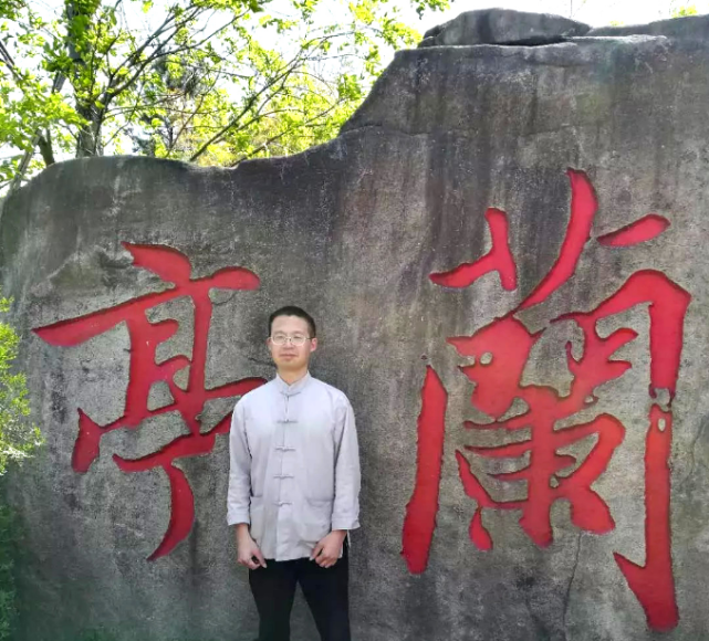 同心奔小康曾凡忠从大瑶山走来走出人生精彩