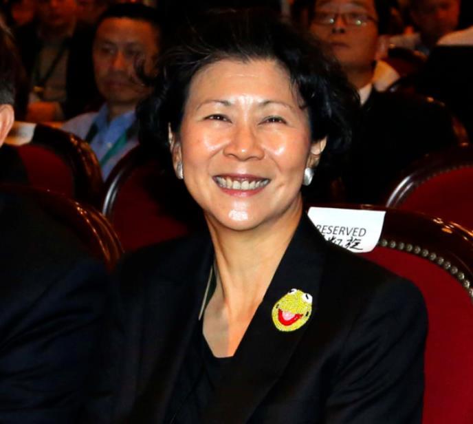 除了感情以外,还因周凯旋背景不简单_腾讯新闻