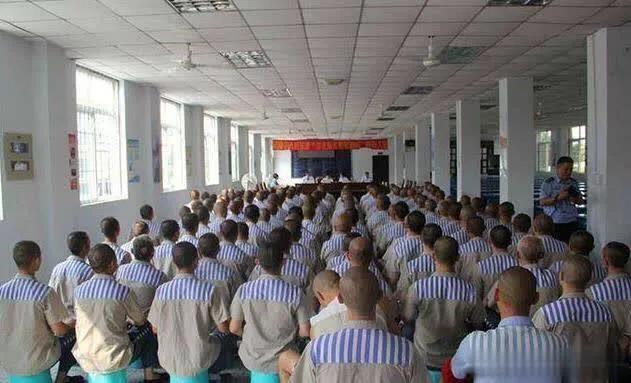 罪犯在监狱里是如何度过每一天的亲身经历