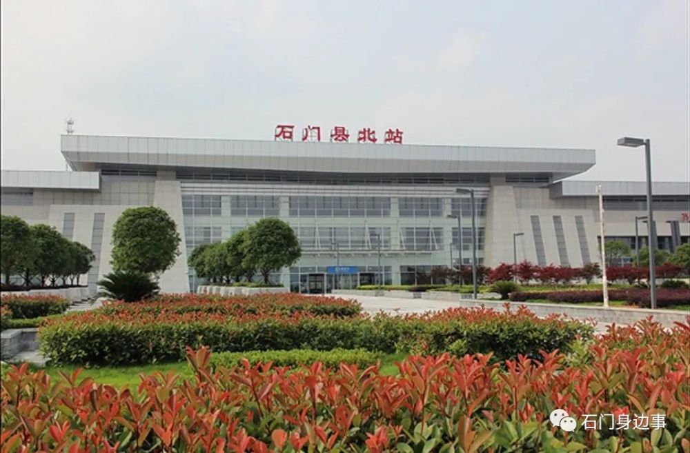 离石门县北站6公里,离捞刀河站258公里,现为四等站.