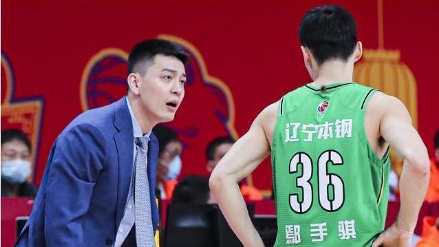 辽篮连输两次广厦,季后赛也遇不到,杨鸣用鄢手骐,他比不过马壮_腾讯