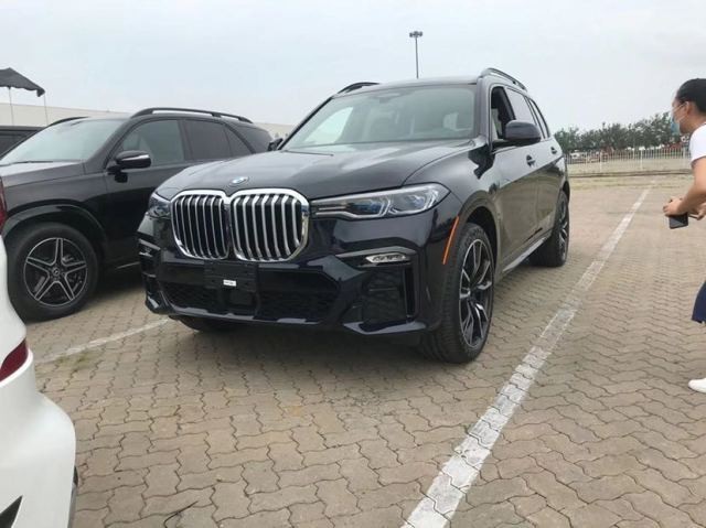 2021款全新宝马x7 七座顶配m运动空气动力学运用至极