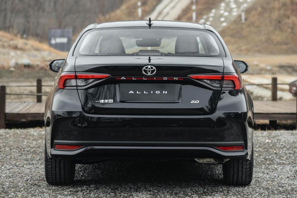 小亚洲龙一汽丰田亚洲狮正式上市售价1428万起