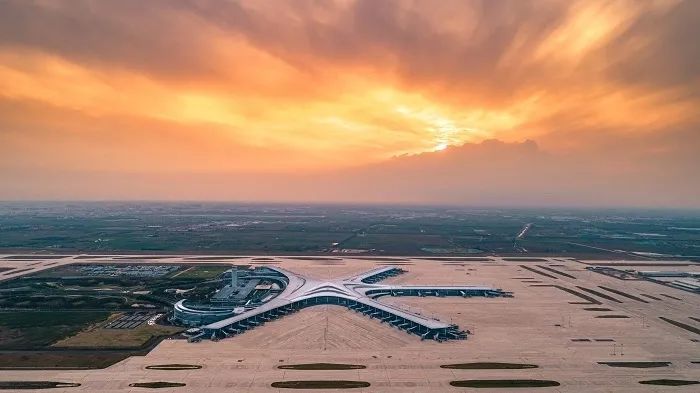 青島膠東國際機場今天舉行了第一次綜合演練