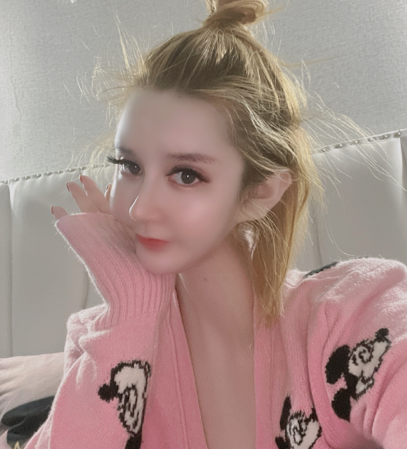 小猪先生自暴自弃跟兜儿互晒整容前照片俩人还真有夫妻相