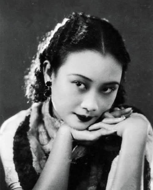 同样被爱人背叛阮玲玉和胡蝶做法截然不同她们之间差了个父亲