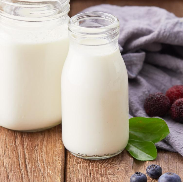 喝牛奶能美白?65岁皮肤科院士忠告:别信谣言真正美白的是这3物