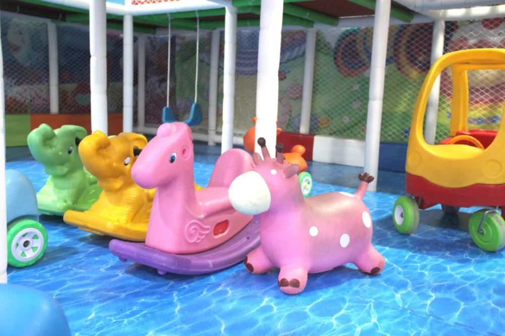 多宝乐园游戏区多宝乐园公共服务区干净整洁消毒措施顶呱呱涂鸦,手工