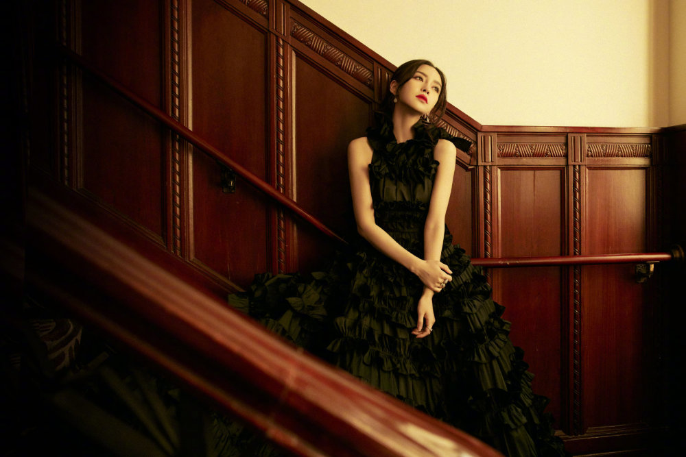 angelababy黑玫瑰波边裙