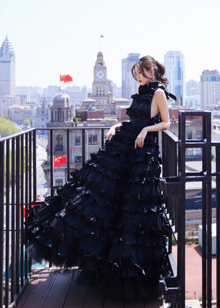 angelababy黑玫瑰波边裙