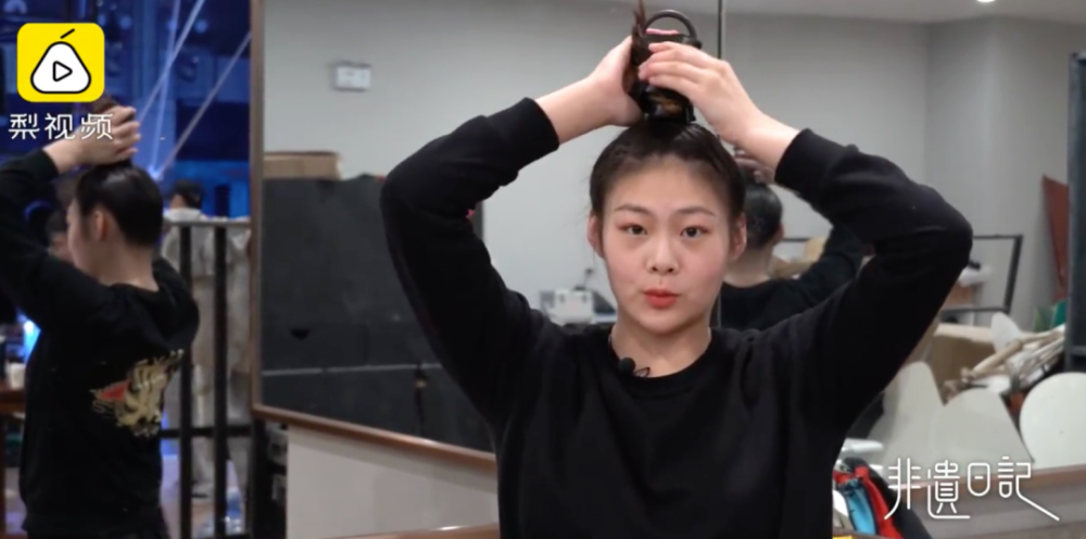 18岁女孩吊头发上演飞天舞蹈全国仅5人练习