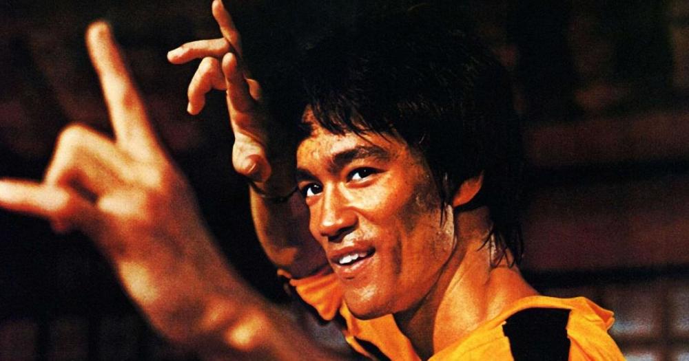 阿里是传奇,也是泰森的偶像;泰森是公认巅峰时最强悍的选手,以短时间