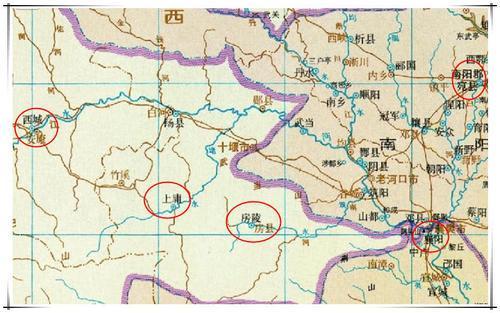 众所周知,房陵郡属于东三郡之一,在地理位置上是联结荆州和益州的重要
