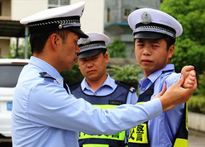 辅警和协警到底有什么不同看似区别不大实则差距明显