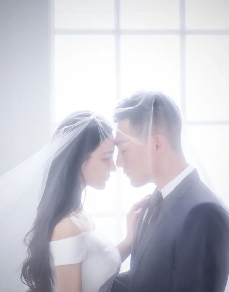 何捷父亲我绝不会允许你娶一个戏子张馨予我愿意为何捷放弃