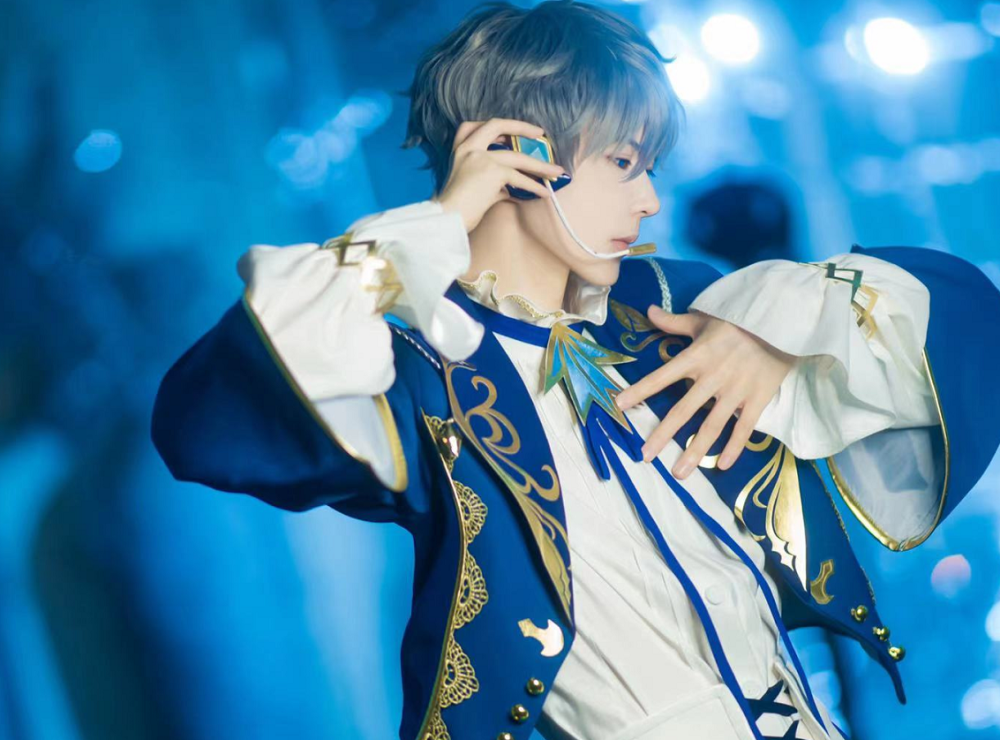 kumaqi熊祁首秀cos神秘王者英雄送出超多福利