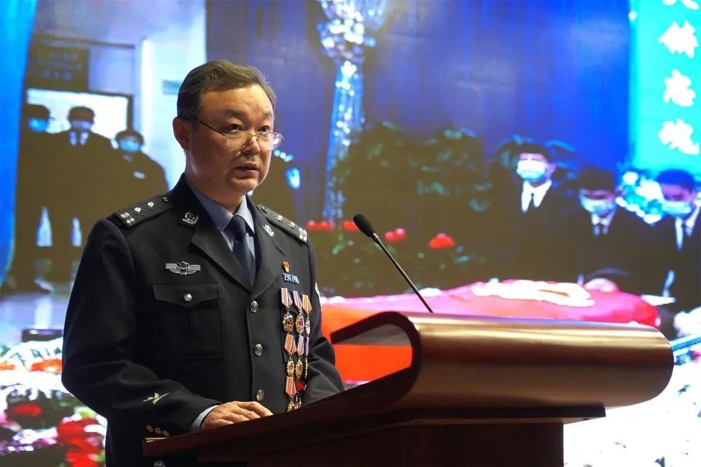 第四指导组公安指导专班组长杨澜出席,区委常委,区委组织部部长穆生军