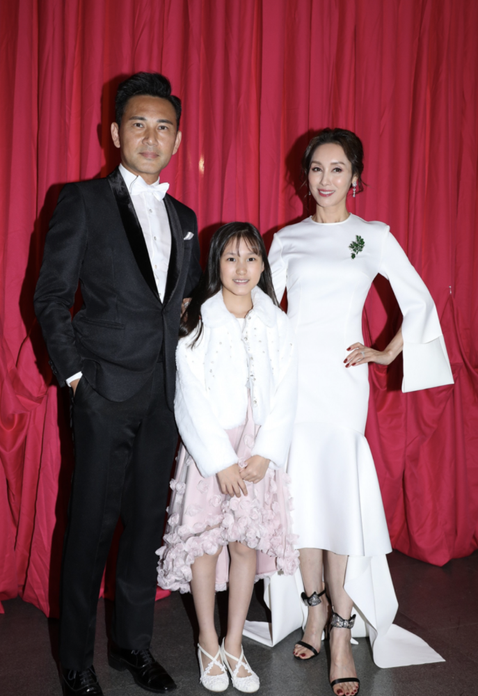 林文龙公开反对女儿入行,11岁林天若性格内向,尚不知母亲是港姐