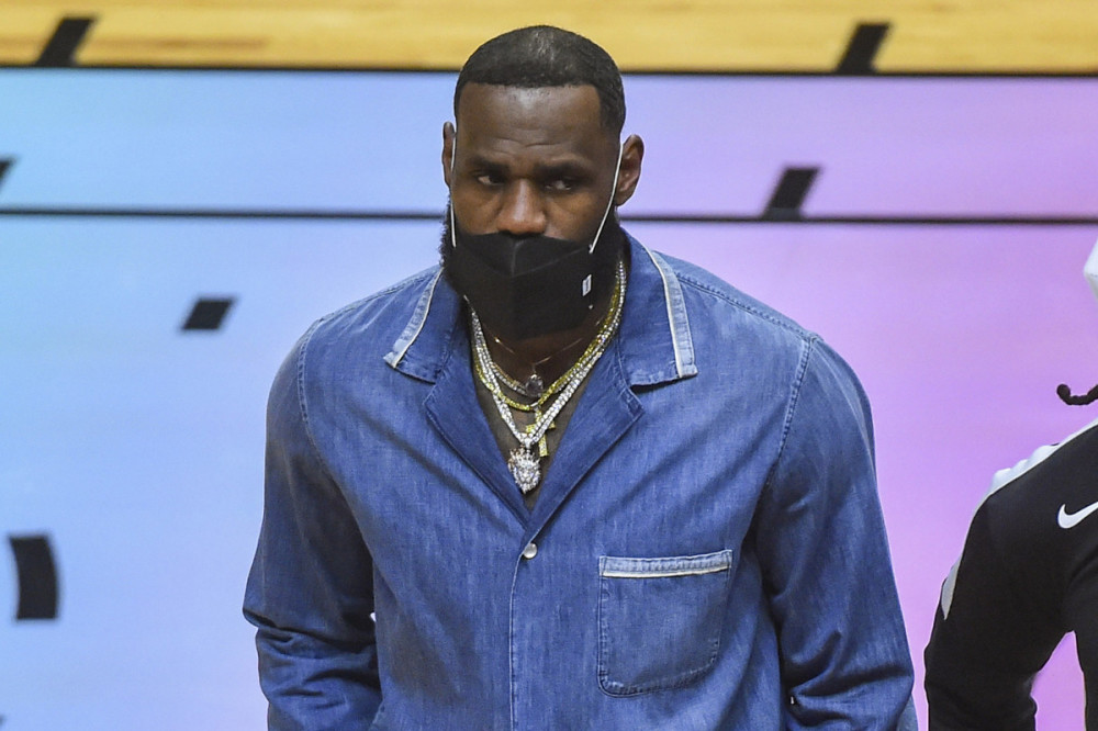 NBA前瞻：杜少欧文双核篮网迎战残阵湖人，保罗布克VS威少比尔