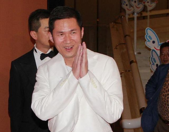 马云兄弟在香港被砍,悬赏一千万缉拿凶手,向华强都坐不住了?