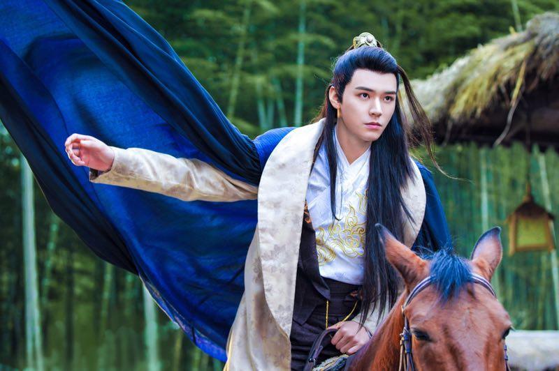 2015年,工具凭借网剧《刀剑缭乱》出道,后来在《醉玲珑》里饰演十一