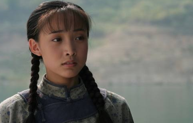 很多人知道白静这个名字或许是因为《血色湘西》这部电视剧,在白静
