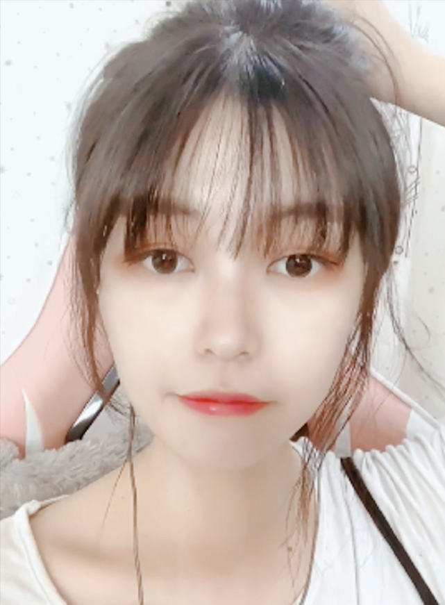 虎牙草莓最新cos,6000贵宾现场看猪,榜一连夜扛着火车跑路了?