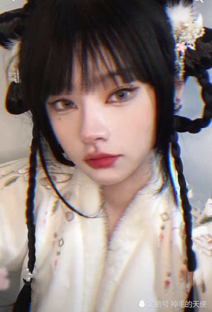 西红柿ovo首露真容现身无p图暴露颜值真实水平脸方眼小无女神模样